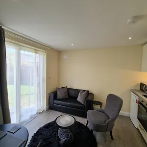  Appartement Cosy Self Contained Space Near Airport