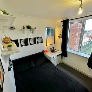 Custom House, 1 Room, 1 Habitación en casa particular